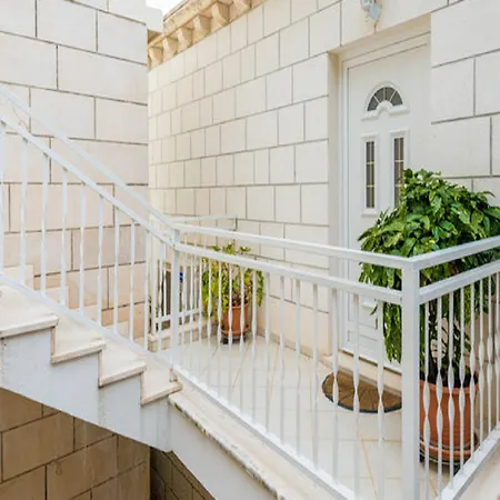 Raic Guest house 4*